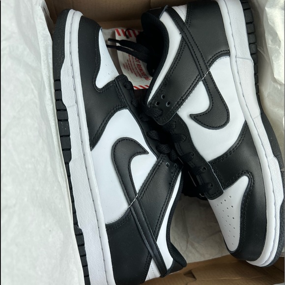 Black and white dunks - Picture 1 of 1